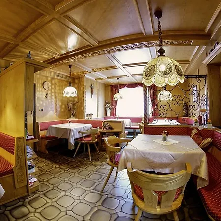 Garni Crepaz Bed & Breakfast 3*
