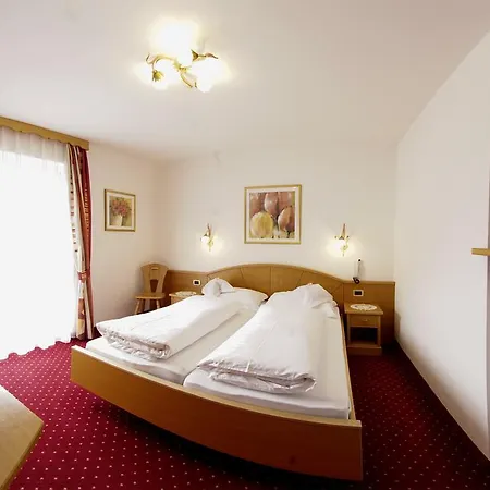 Bed & Breakfast Garni Crepaz 3*